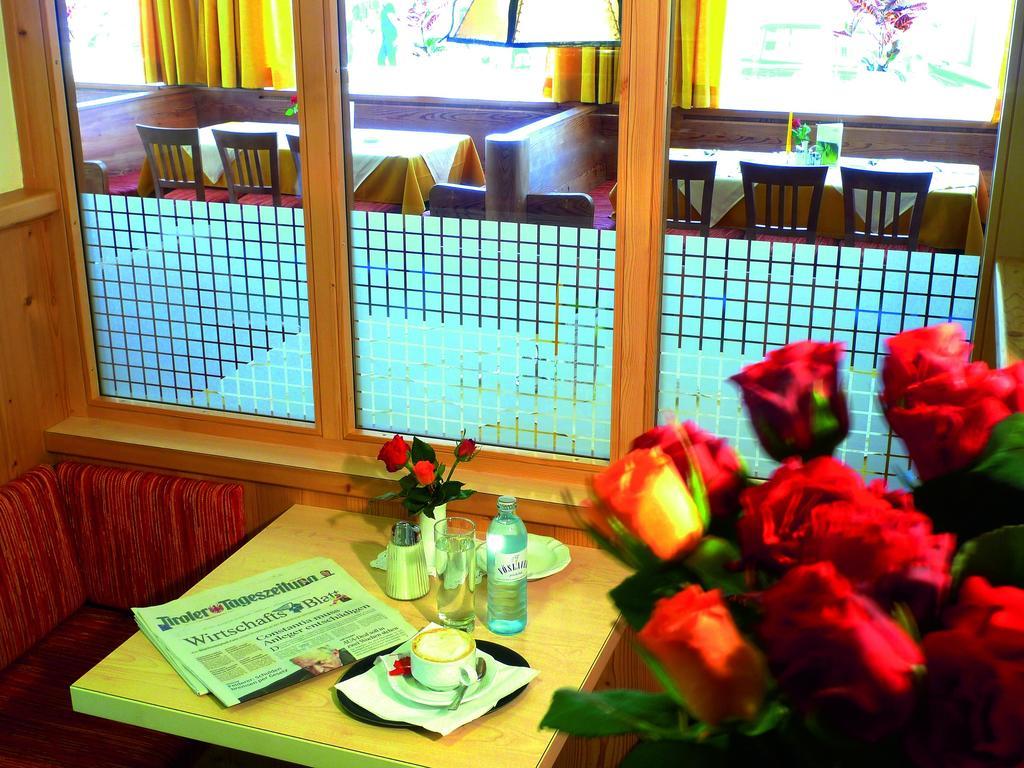 Gasthof Goldener Fisch Lienz Bagian luar foto