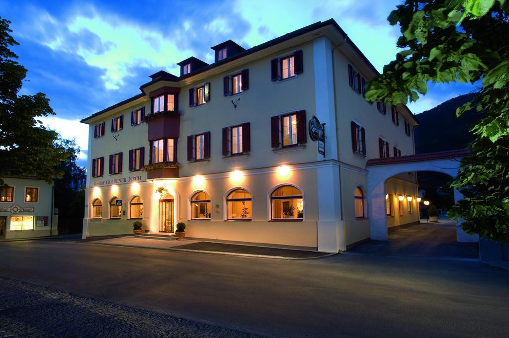Gasthof Goldener Fisch Lienz Bagian luar foto