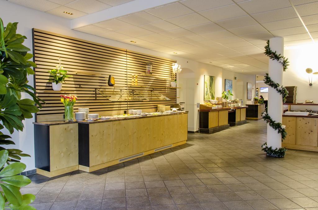 Gasthof Goldener Fisch Lienz Bagian luar foto
