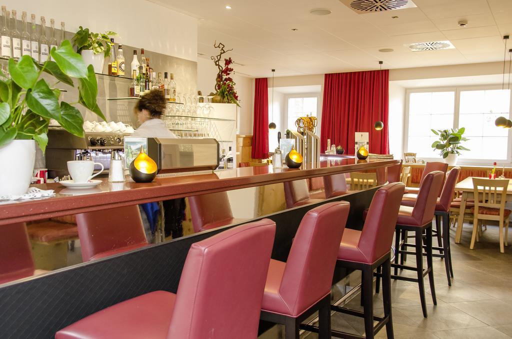 Gasthof Goldener Fisch Lienz Bagian luar foto