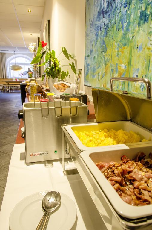 Gasthof Goldener Fisch Lienz Bagian luar foto